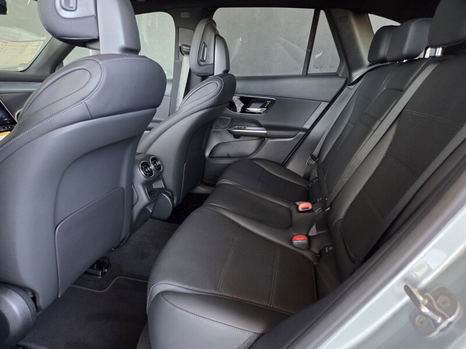 New 2026 Cirrus Silver Metallic Mercedes-Benz GLC 300 SUV image 13