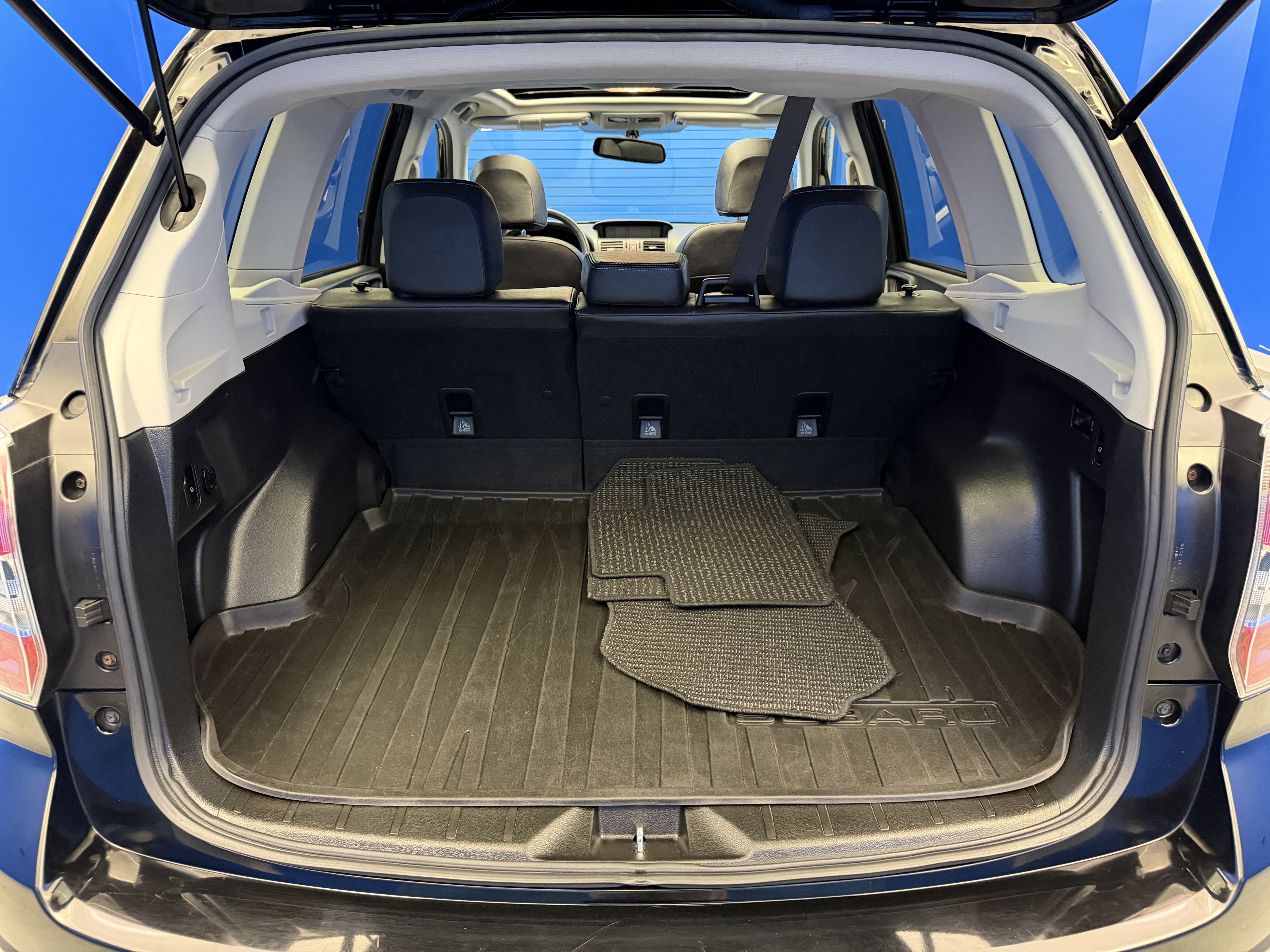 Used 2015 Crystal Black Pearl Subaru 2.5i Touring image 30
