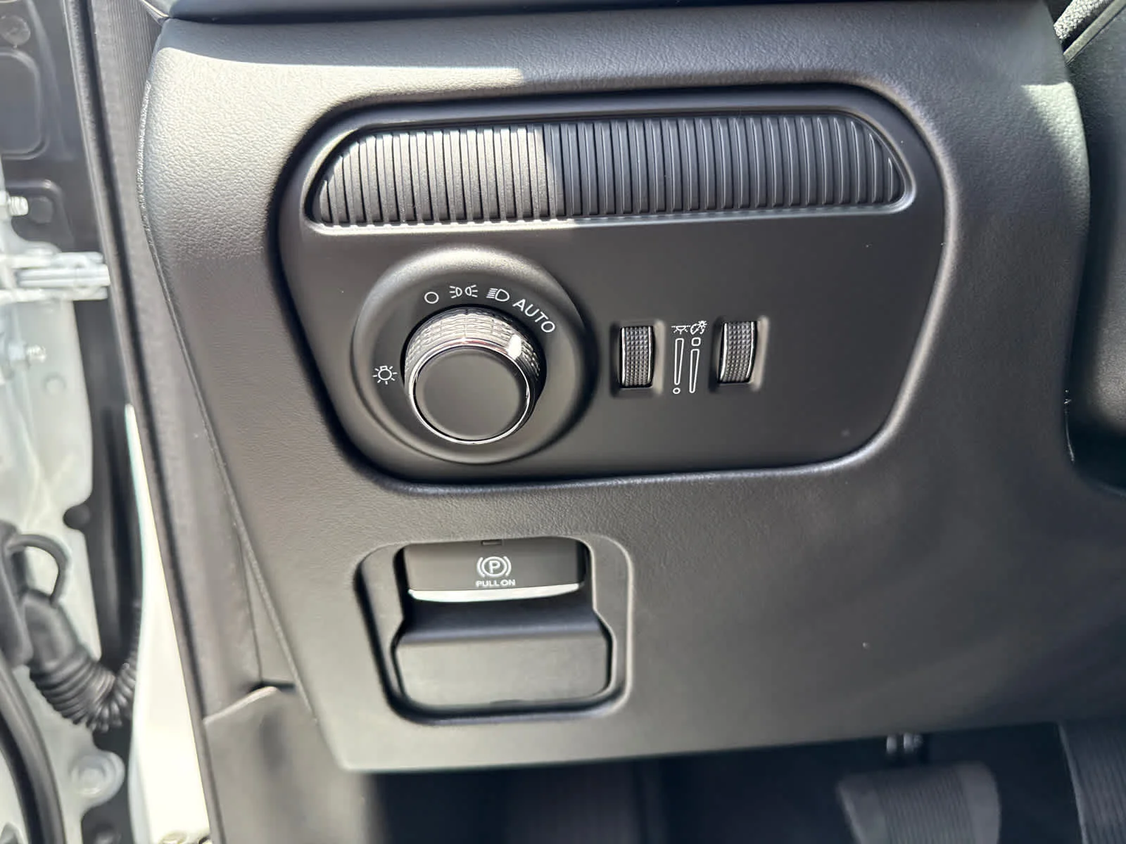 New 2026 Bright White Clearcoat Jeep Summit Reserve image 13