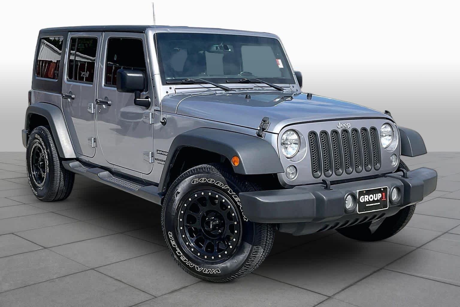 Used 2017 Billet Silver Metallic Clearcoat Jeep Sport image 3