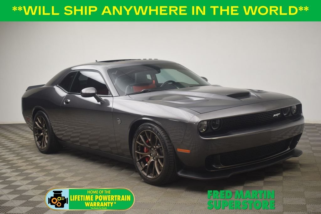2016 Dodge Challenger SRT Hellcat's photo