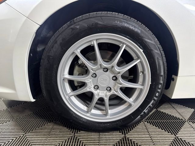 Used 2018 White Nissan 2.5 SL image 10