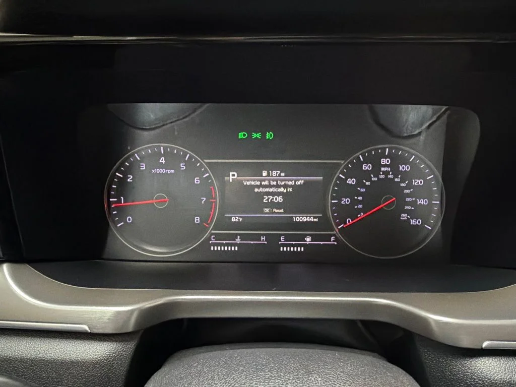 Used 2022 Sparkling Silver Kia SX image 24