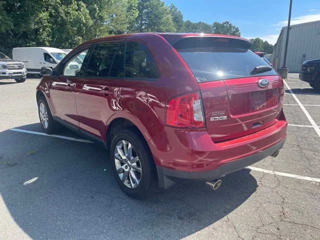 Used 2013 Red Ford SEL image 3