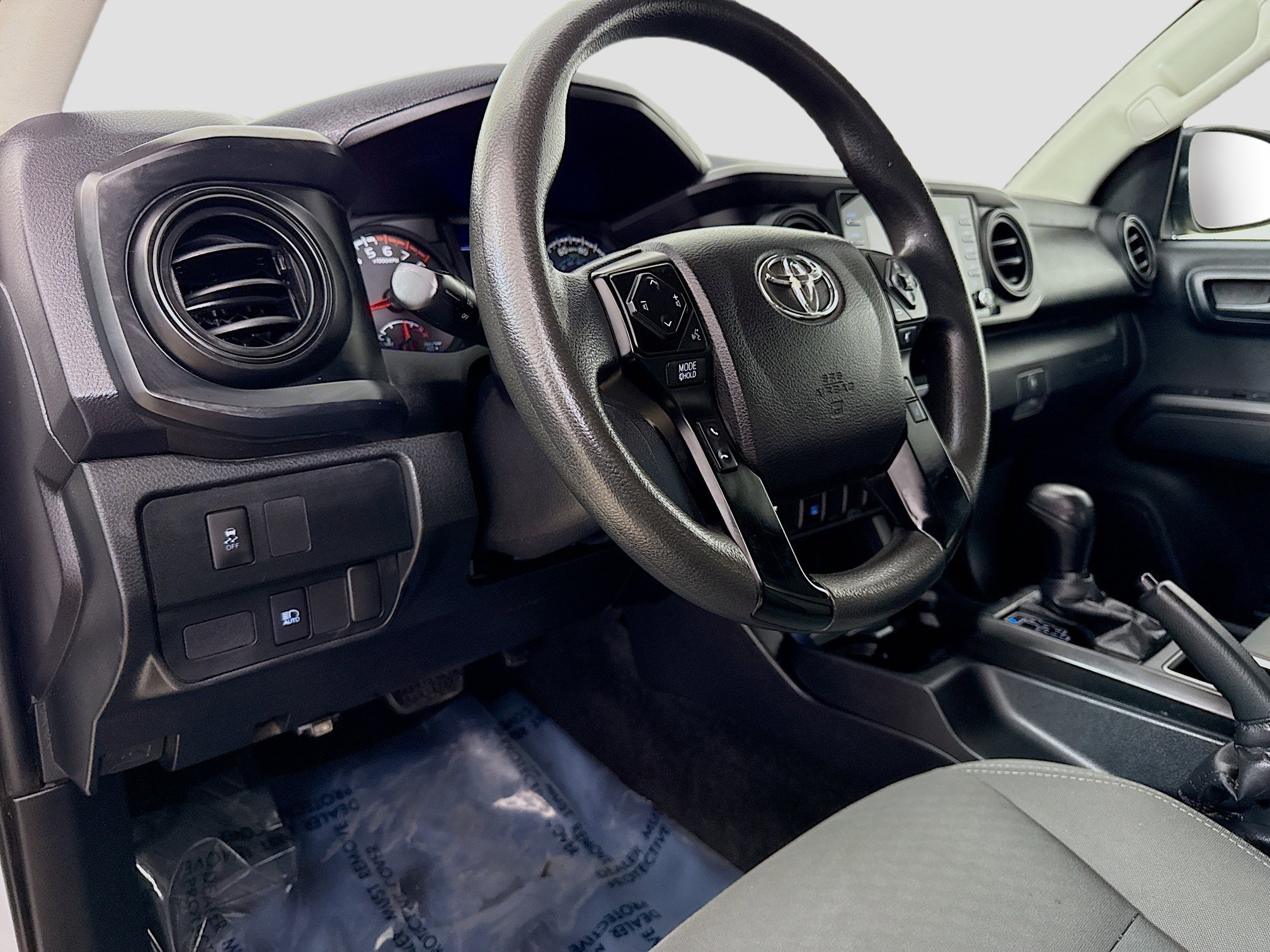 Used 2021  Toyota SR image 9