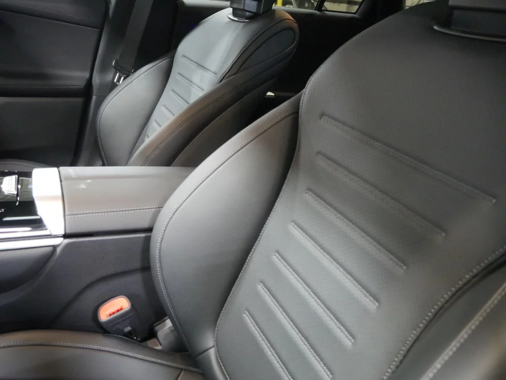 Certified Used 2026 Black Mercedes-Benz GLC 300 image 19