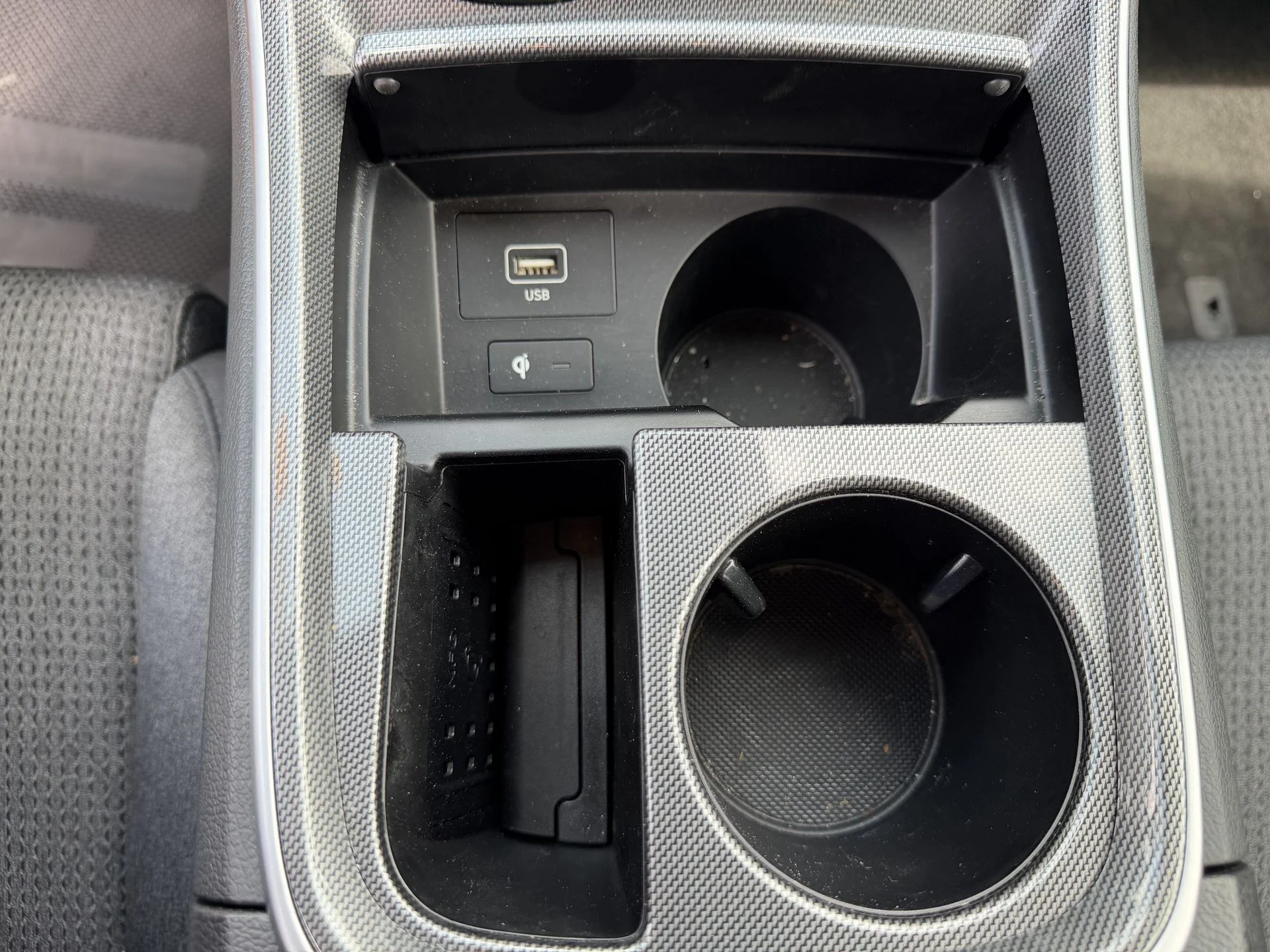 Used 2023 Shimmering Silver Pearl Hyundai SEL image 7