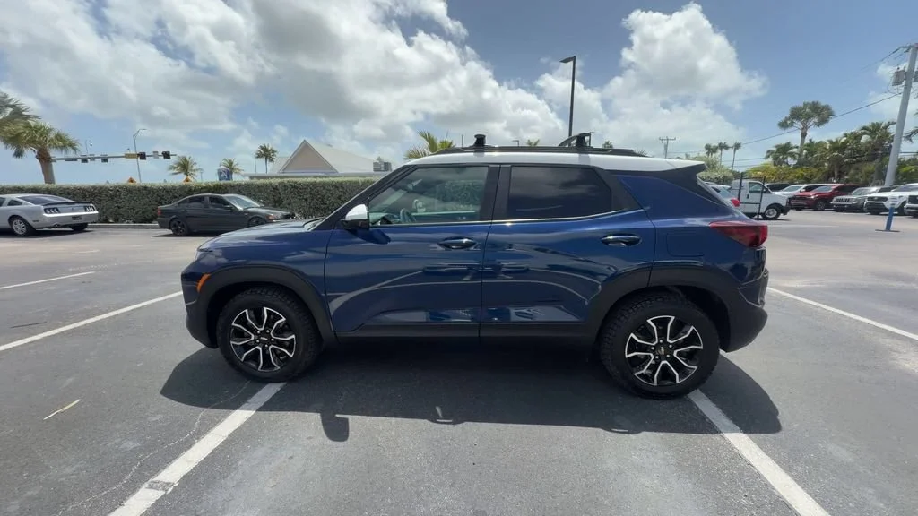Used 2022 Blue Glow Metallic Chevrolet ACTIV image 5