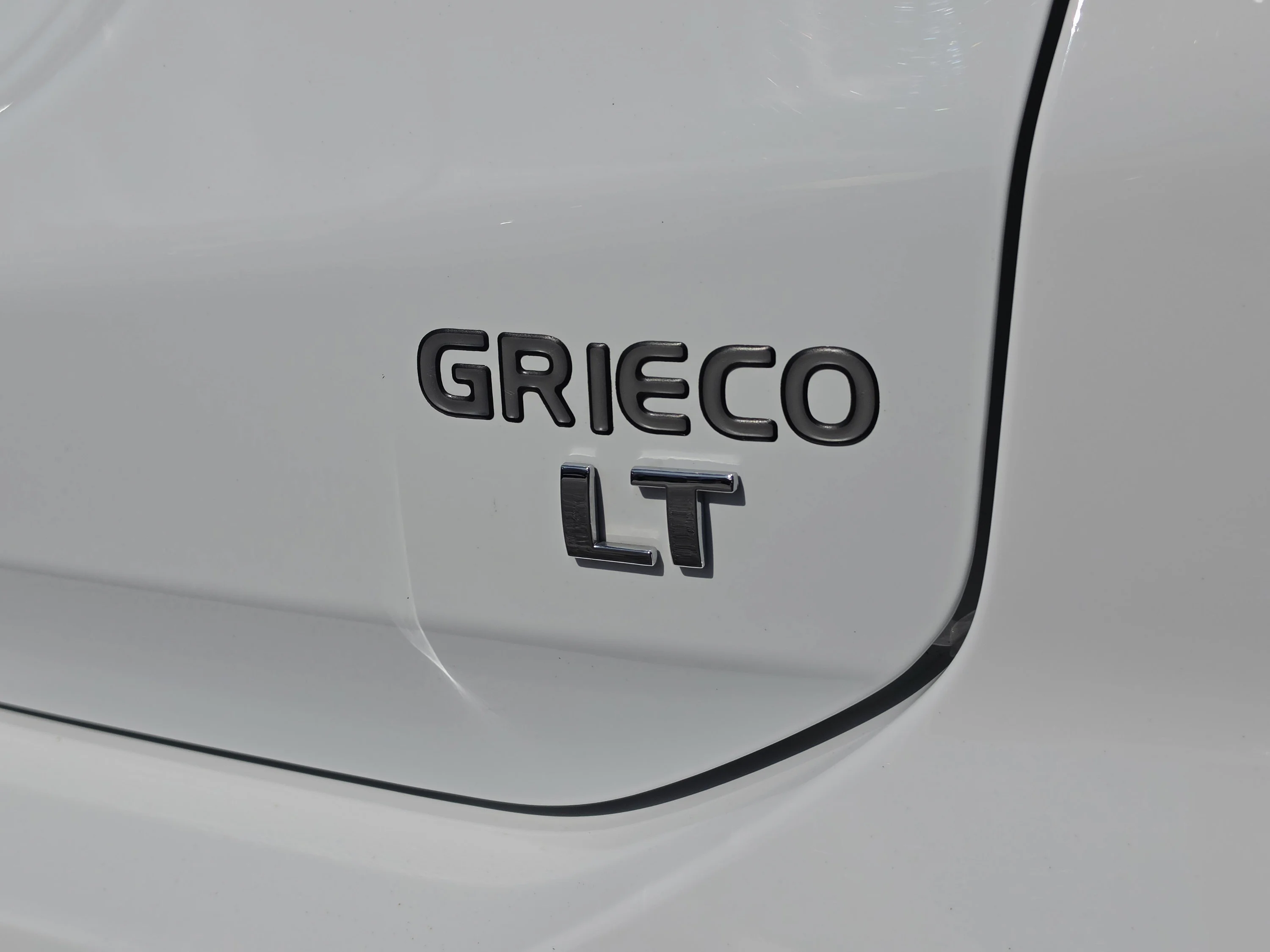 Used 2024 Summit White Chevrolet LT image 17