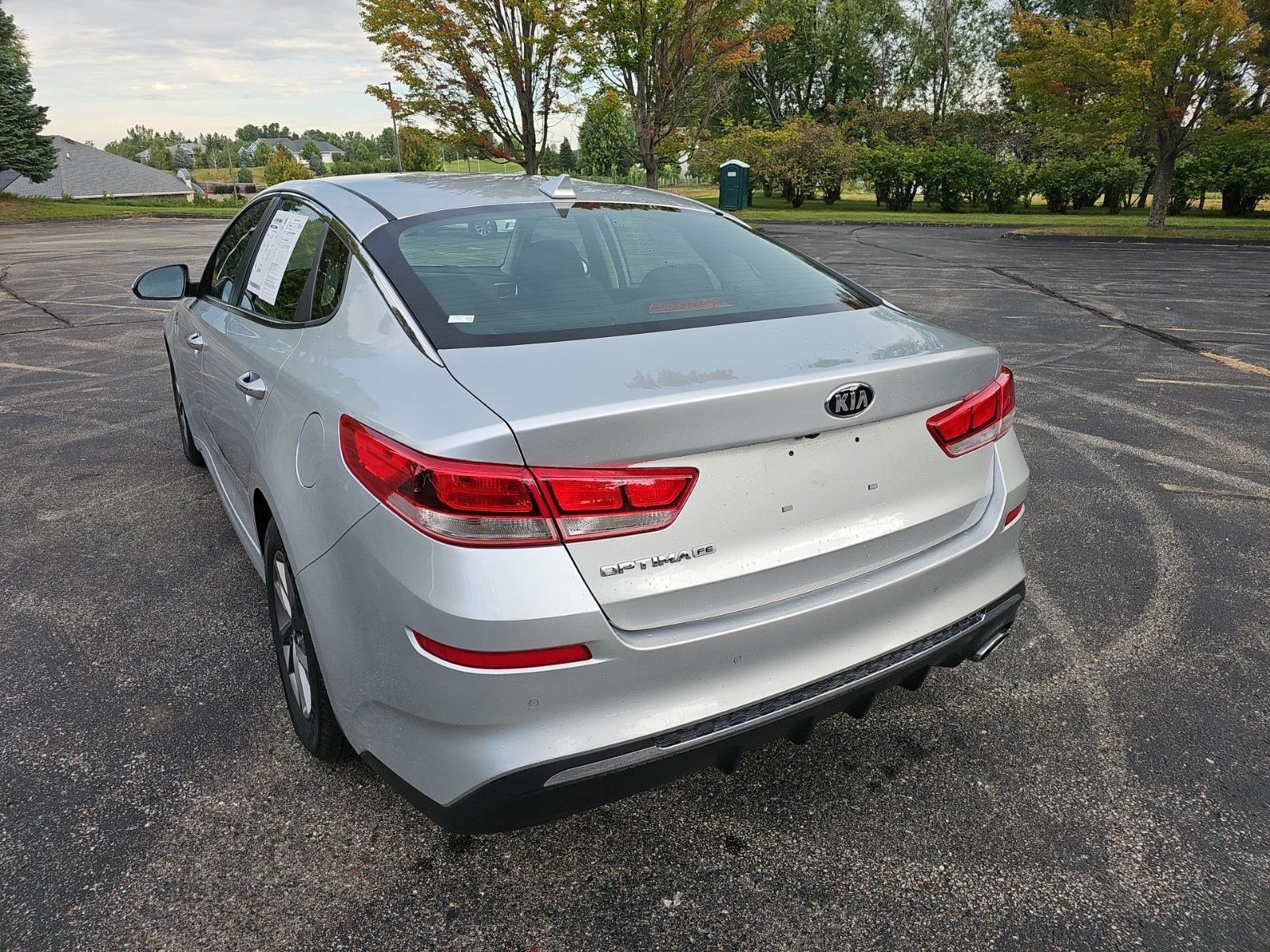 Used 2020 Sparkling Silver Kia LX image 3