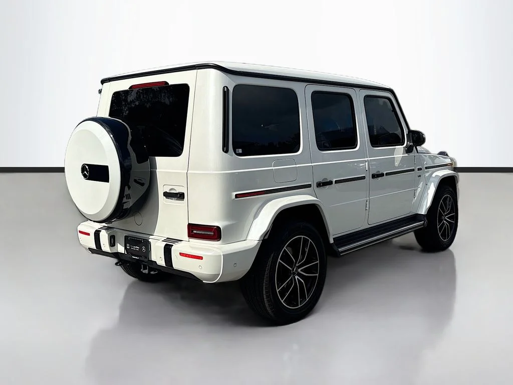 Used 2021 designo Diamond White Metallic Mercedes-Benz G 550 image 3