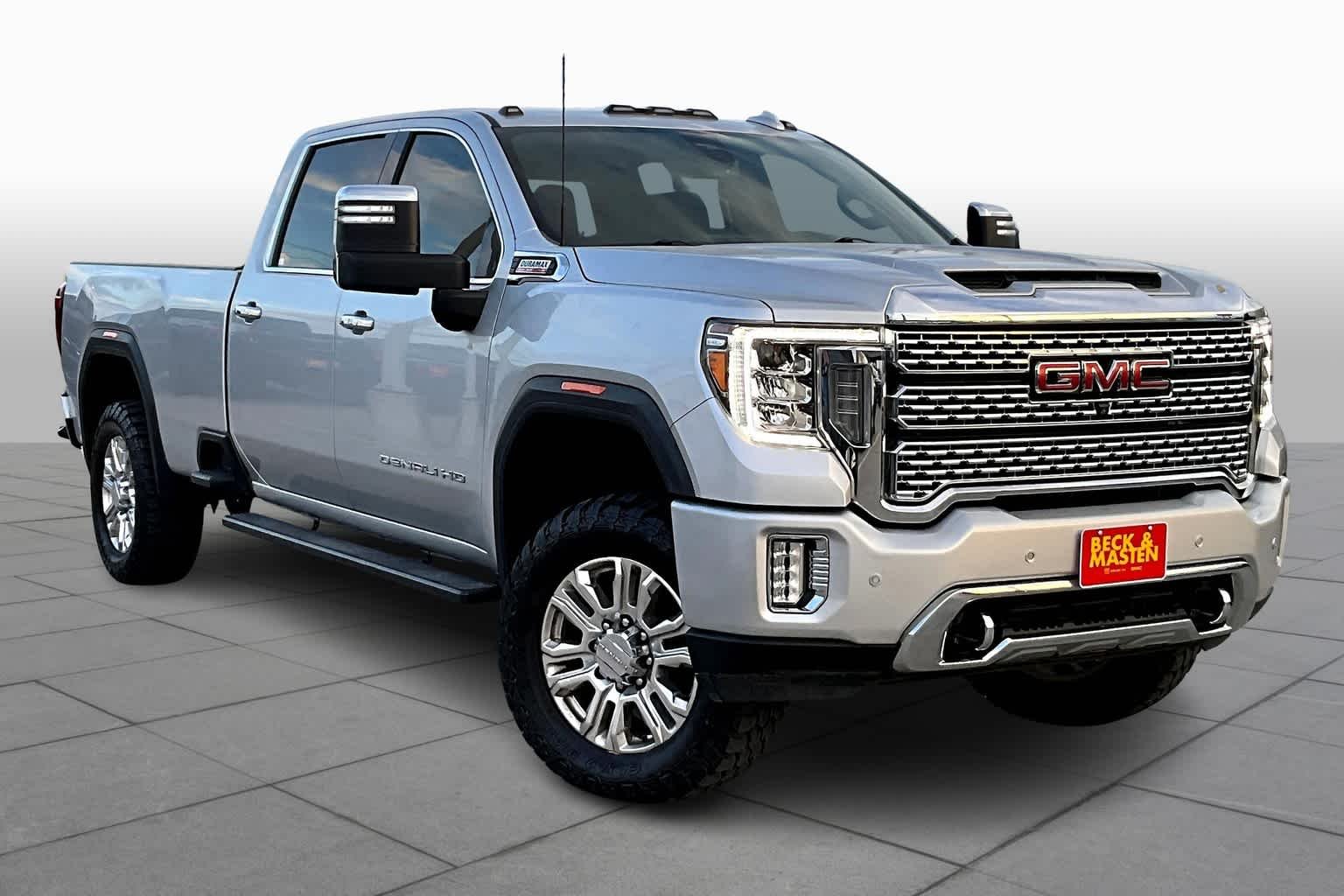 Used 2022 Quicksilver Metallic GMC Denali image 2