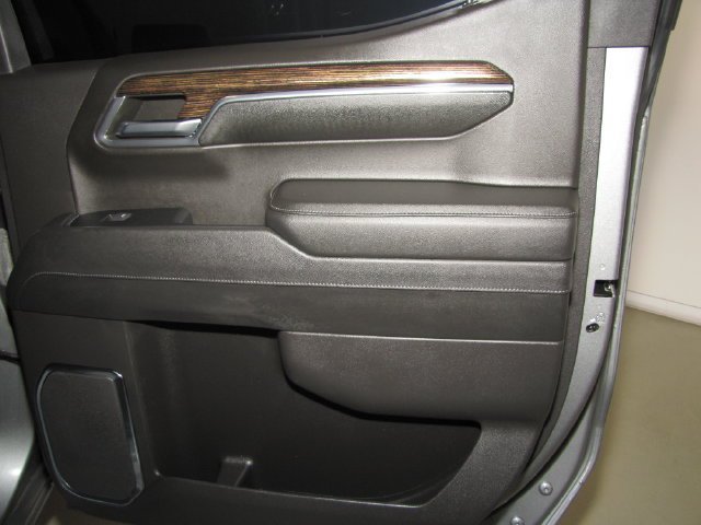 Used 2024 Sterling Metallic GMC Elevation image 18