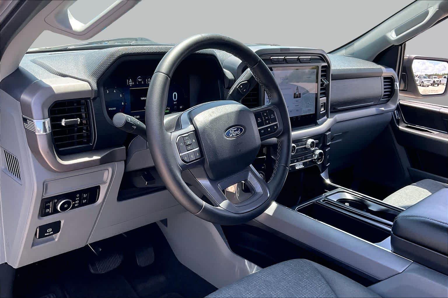 Used 2024 Iconic Silver Ford XLT image 16