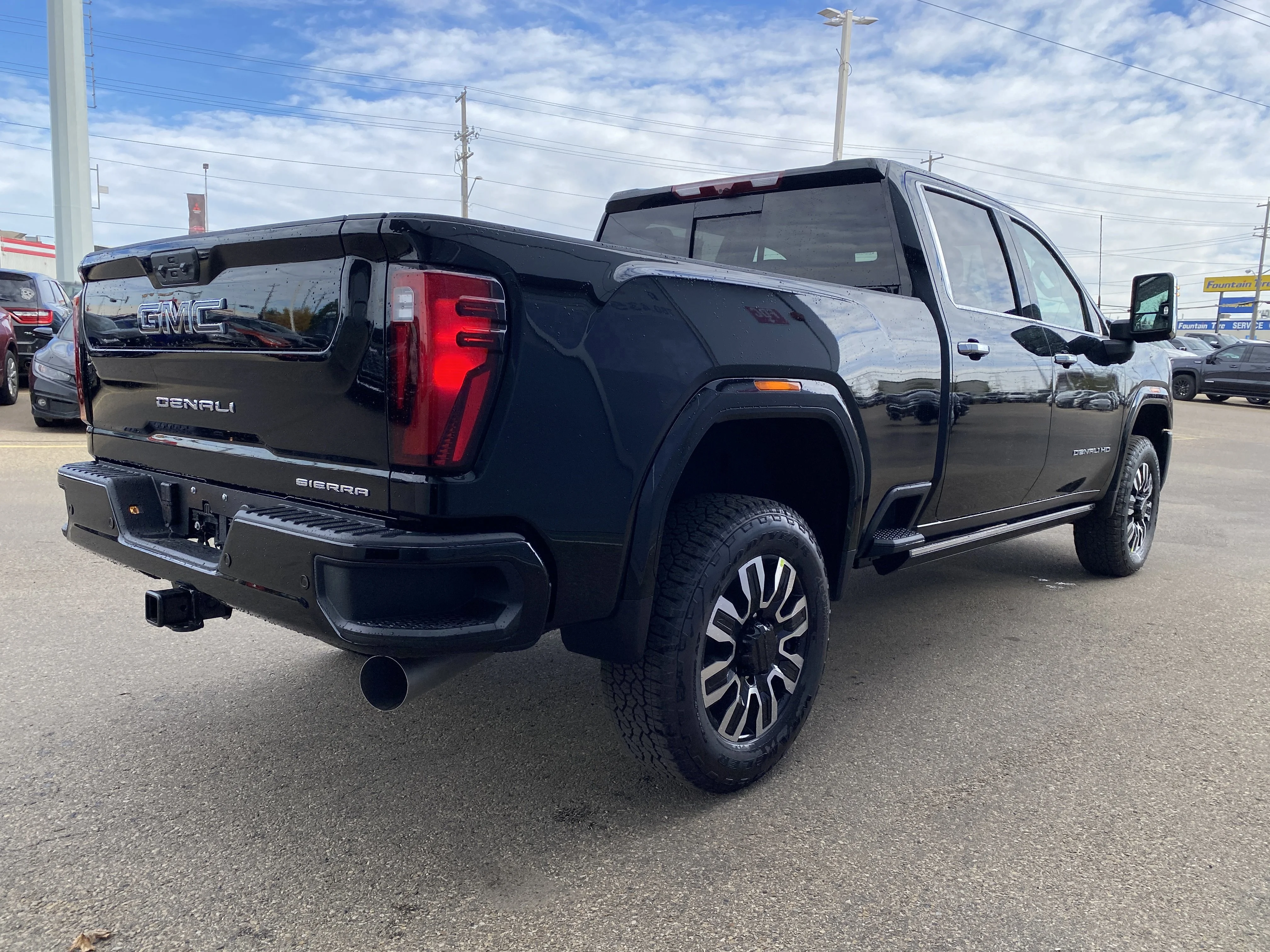 New 2026 ONYX BLACK GMC Denali Ultimate image 7