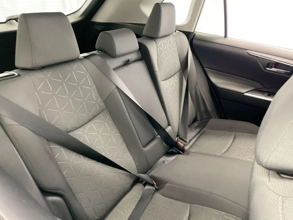 Used 2022 Silver Sky Metallic Toyota XLE image 28
