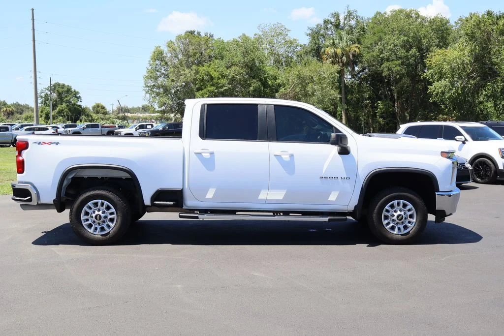 Used 2022 White Chevrolet LT image 10