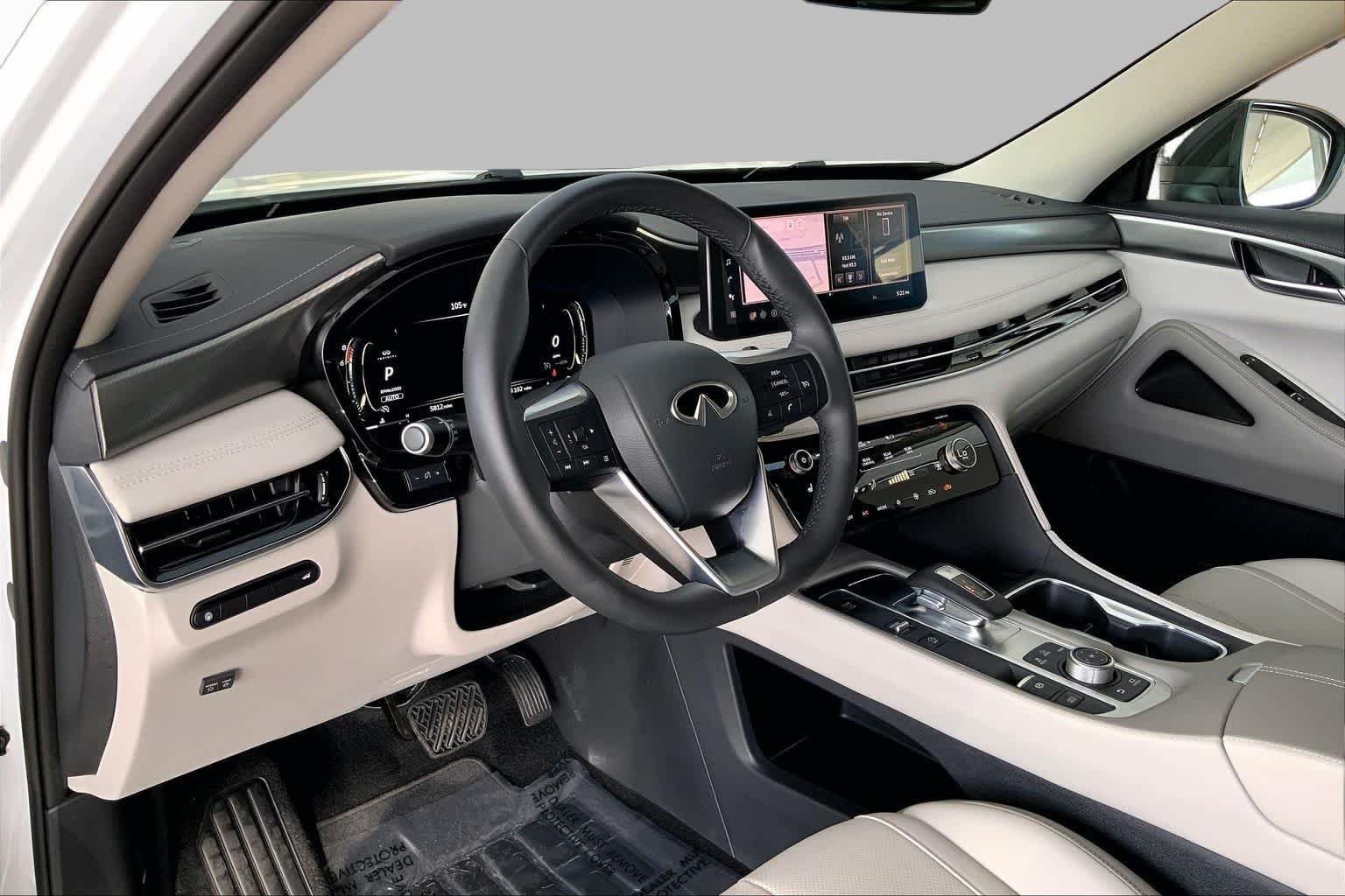 Used 2026 Radiant White INFINITI PURE image 18