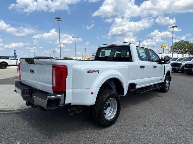 New 2026 Oxford White Ford F-350® XL image 3