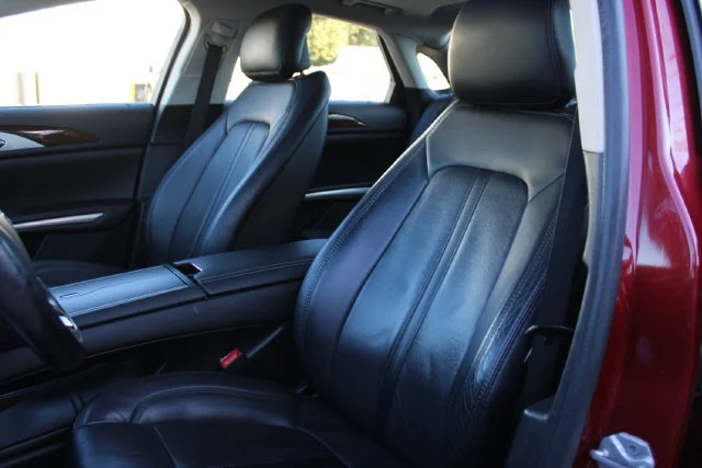 Used 2016 Red Lincoln Base image 20