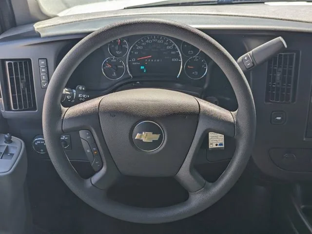 New 2025 Summit White Chevrolet WT image 7