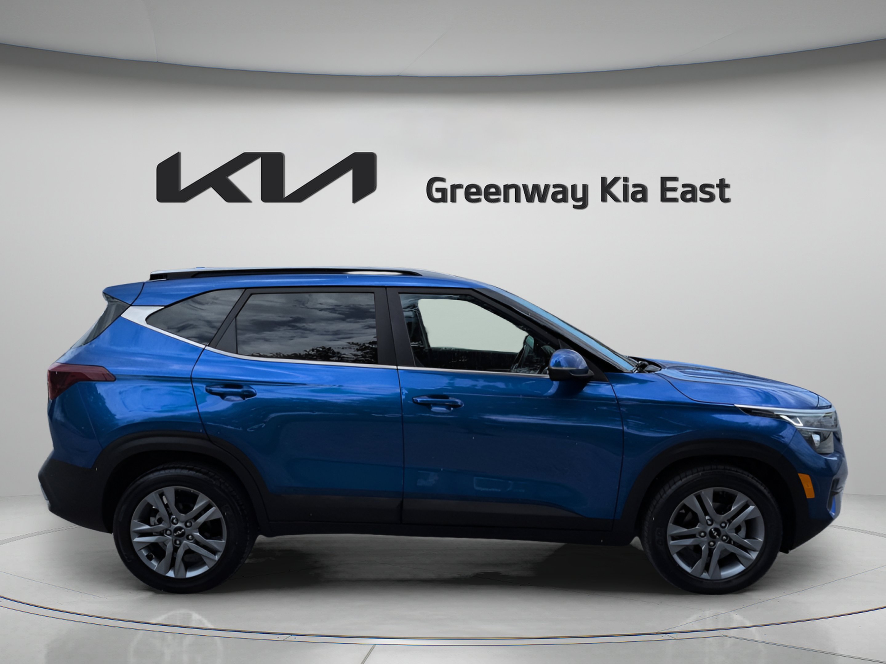 Certified Used 2023 Neptune Blue Kia S image 5