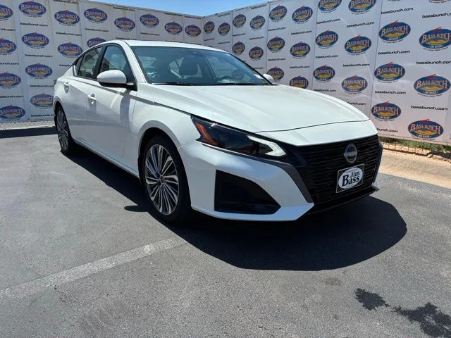 New 2026 Pearl White TriCoat Nissan SV image 2