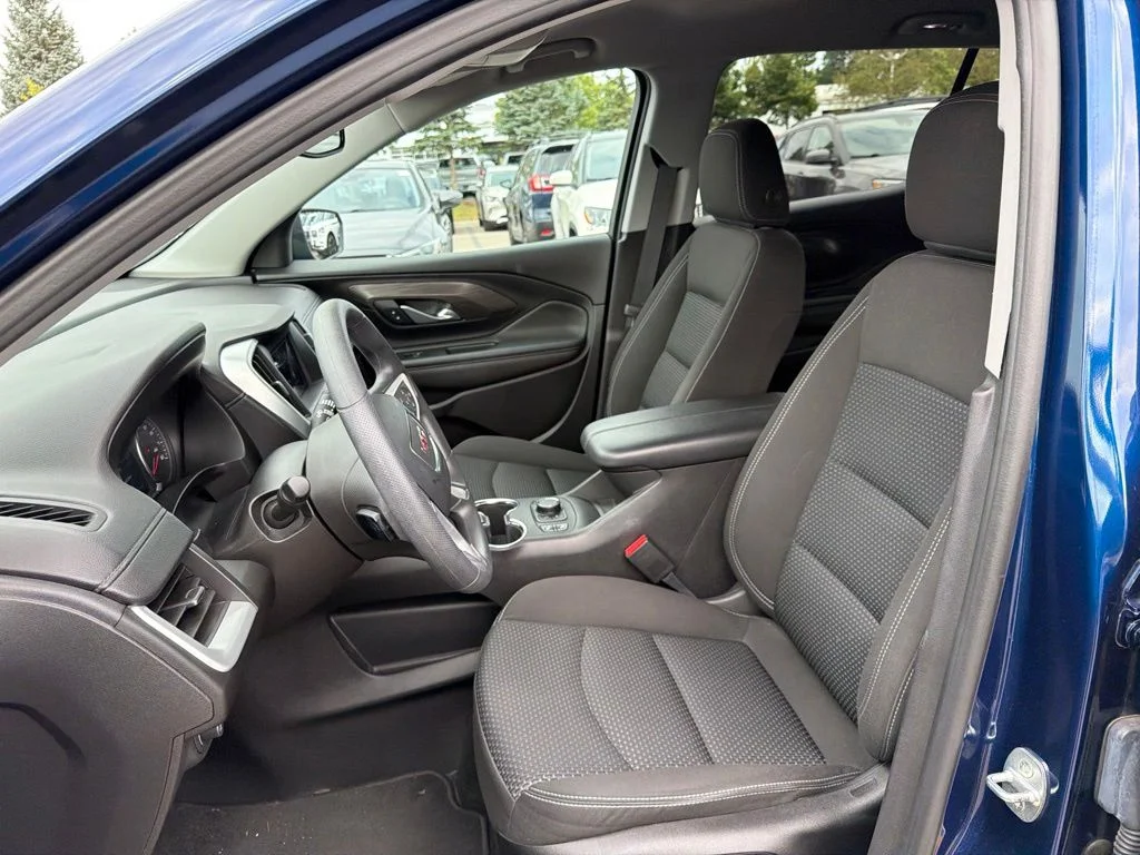 Used 2023 Blue GMC SLE image 11