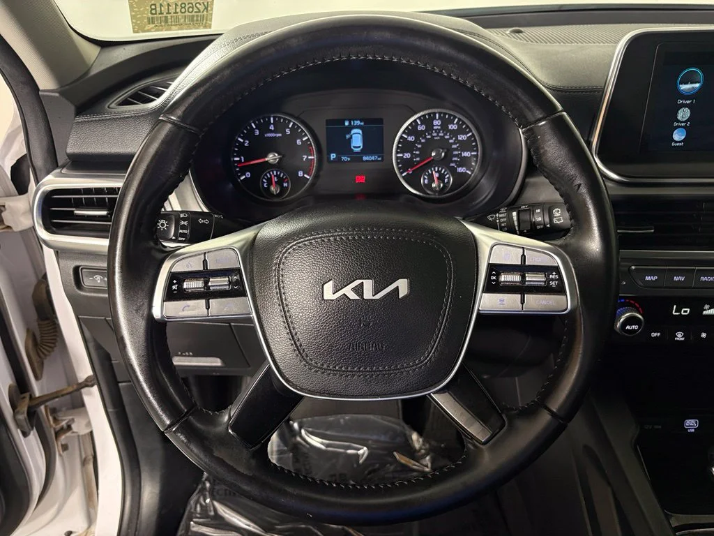 Used 2022 White Kia LX image 18