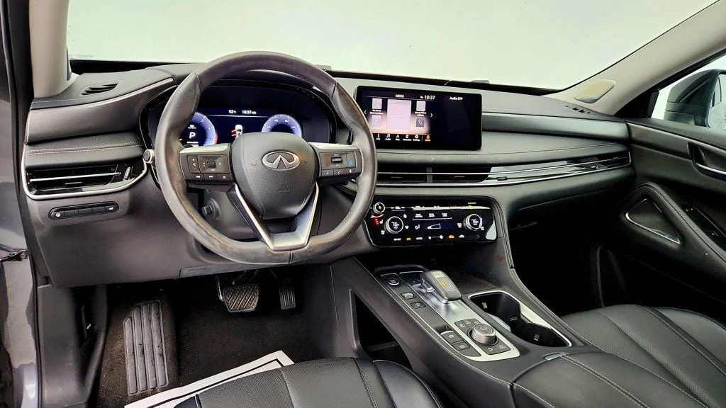 Used 2023 Graphite Shadow INFINITI LUXE FWD image 12