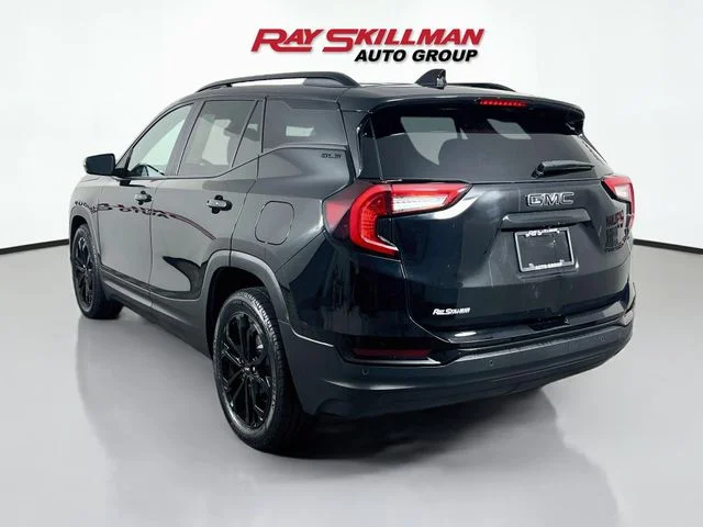 Used 2022 Black GMC SLE image 5