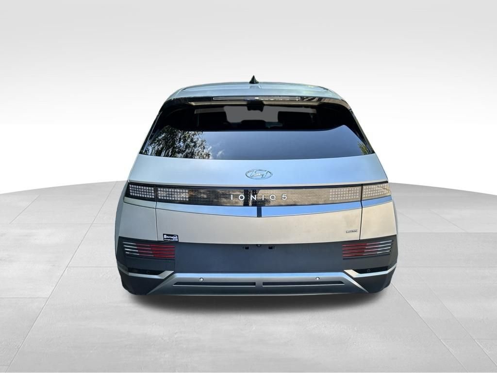 Used 2023 Gold Hyundai SEL image 4