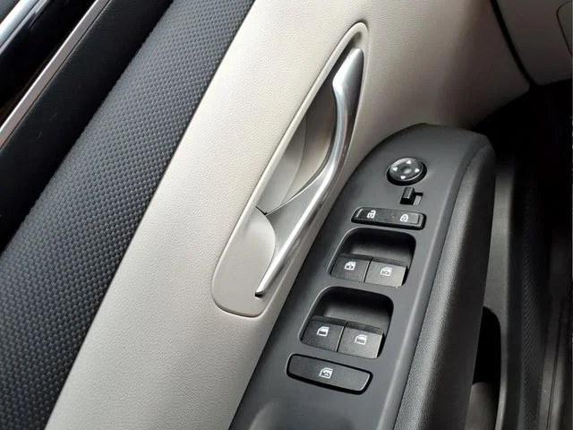 Certified Used 2023 White Hyundai SEL image 29
