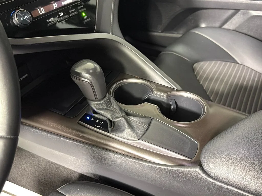2021 Toyota Camry SE - Photo 22