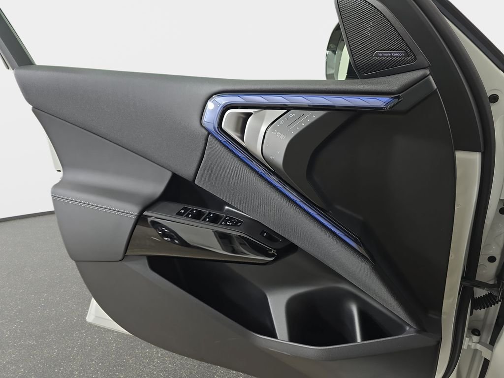 New 2026 Alpine White BMW M50 xDrive image 27