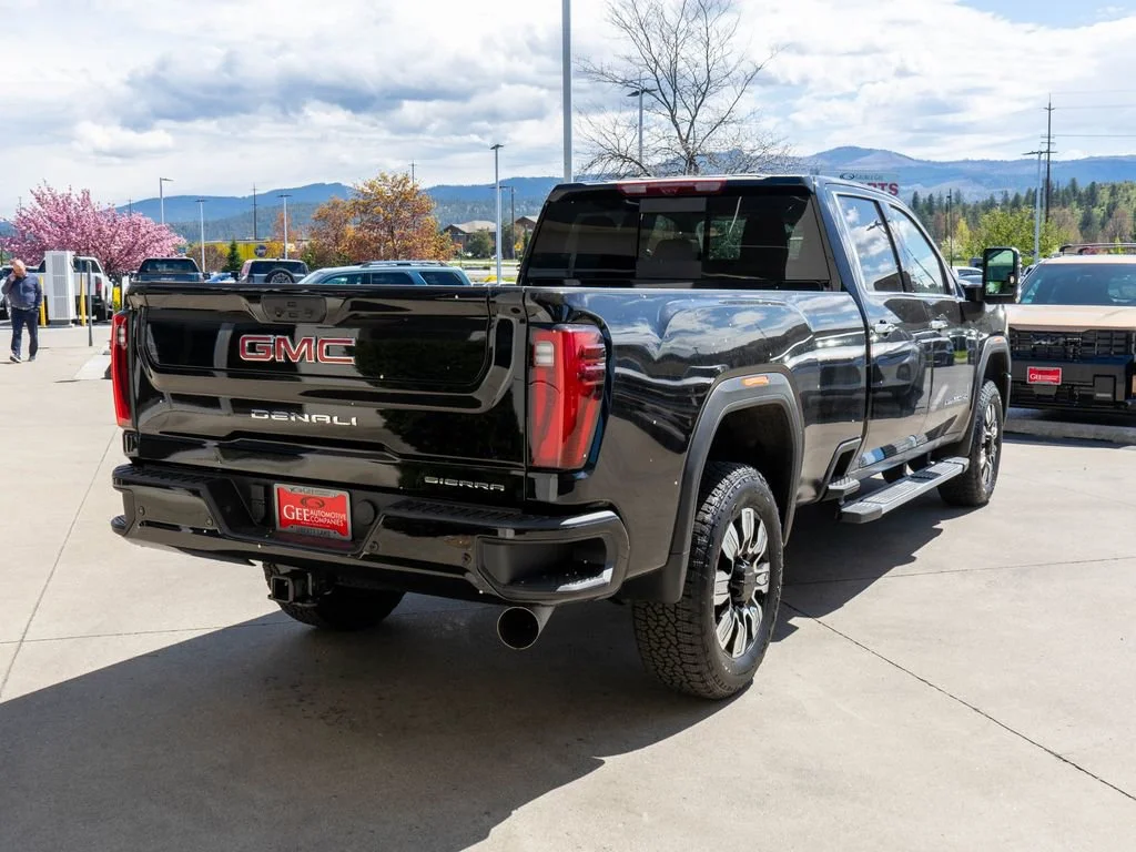 2026 GMC Sierra 3500HD Denali - Photo 7