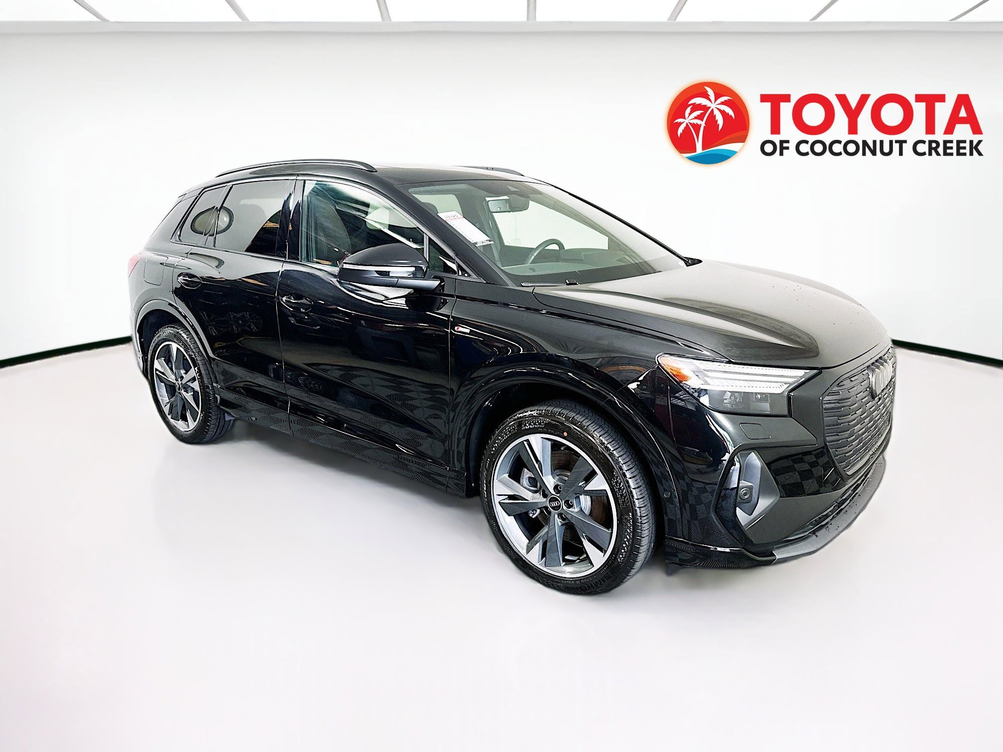 2024 Audi Q4 thumbnail 3