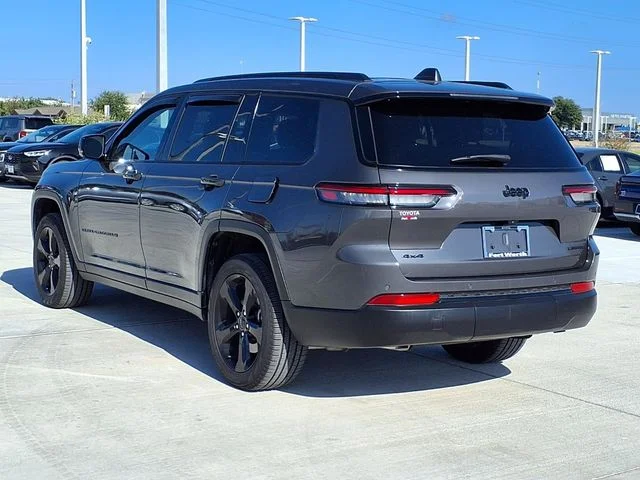Used 2025 Gray Jeep Limited image 4