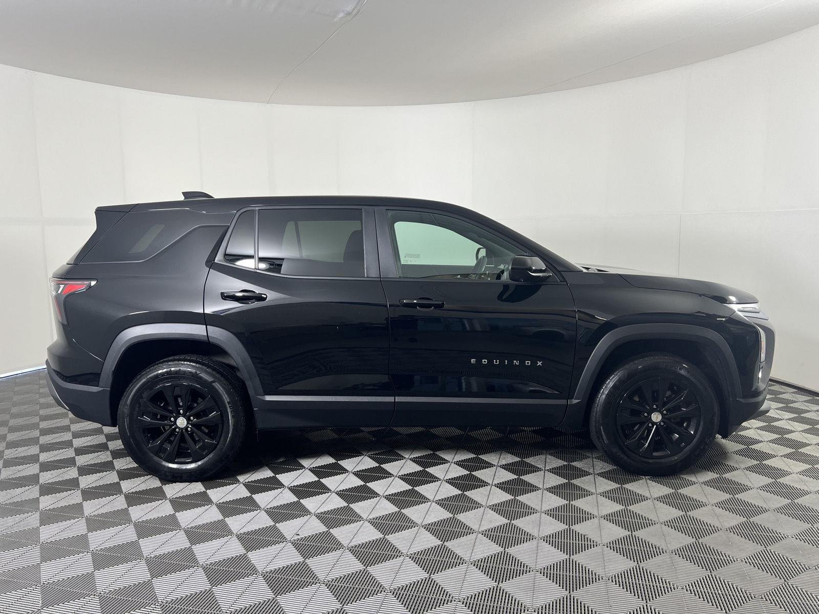Used 2025 Mosaic Black Metallic Chevrolet FWD LT image 23
