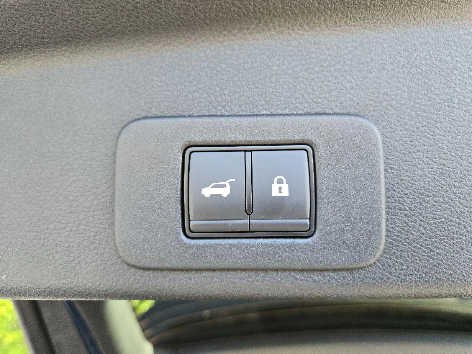 Used 2025 Aurora Blue Pearl Metallic Nissan SL image 10