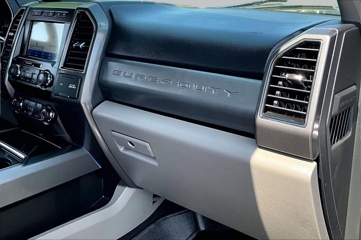 Used 2020 Iconic Silver Ford XLT image 17