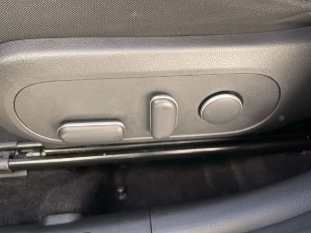 Used 2025 Red Hyundai SEL image 12