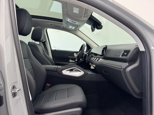 New 2026 MANUFAKTUR Alpine Gray Mercedes-Benz GLS 450 image 17