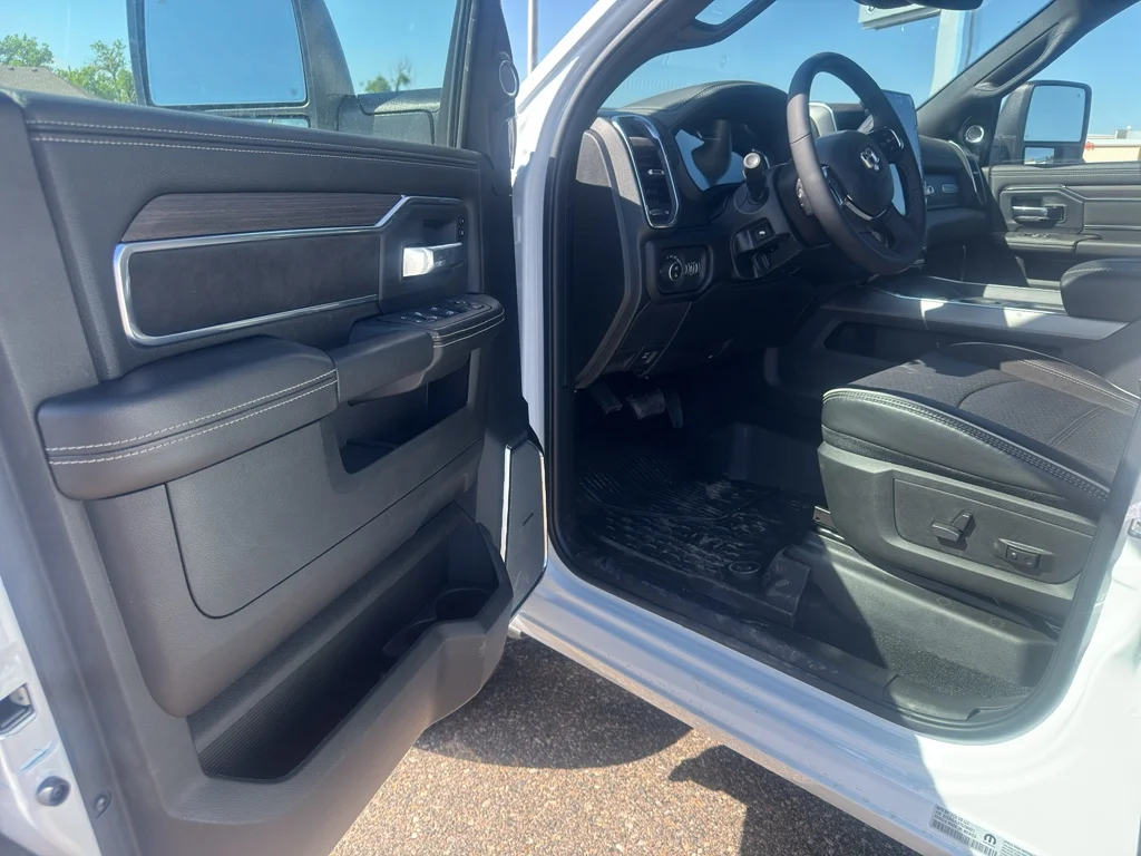 New 2026 Bright White Clear-Coat Exterior Paint RAM Laramie image 11