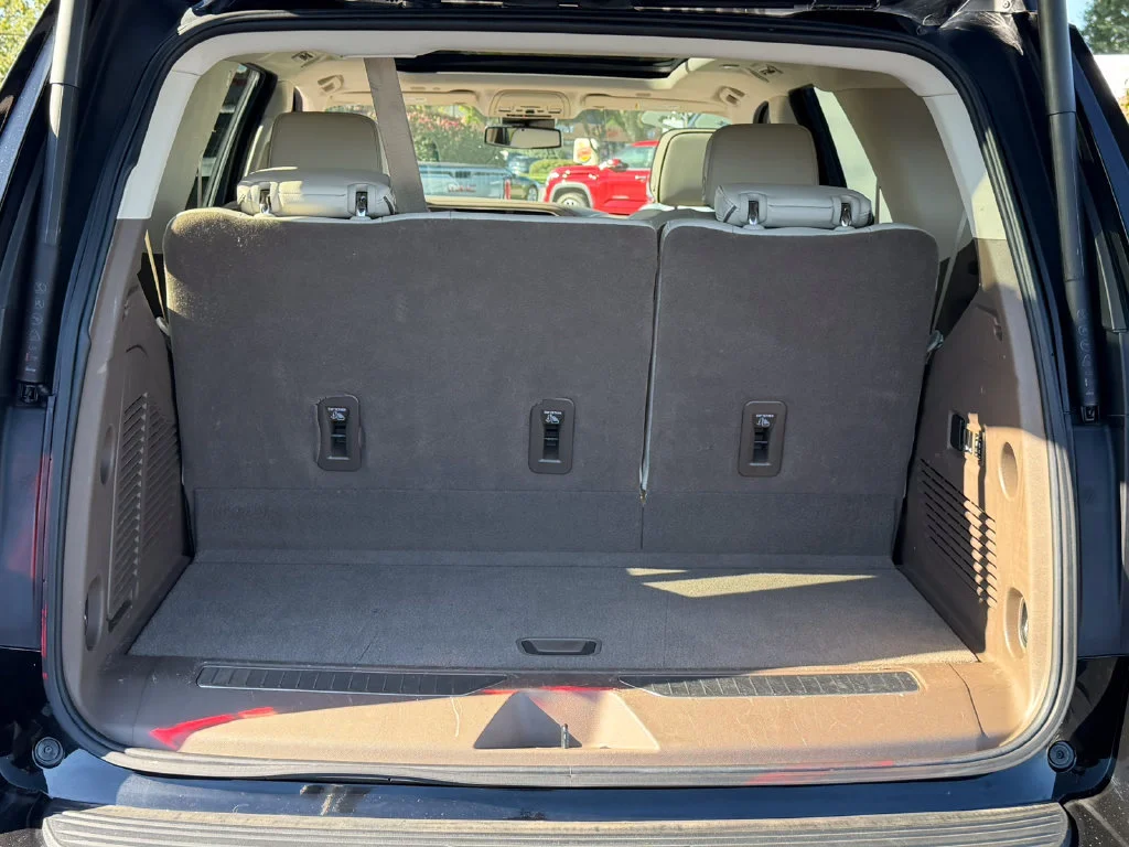 2023 GMC Yukon Denali - Photo 10
