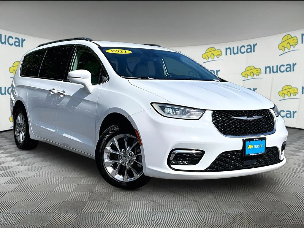 Used 2021 Bright White Clearcoat Chrysler Touring L image 1