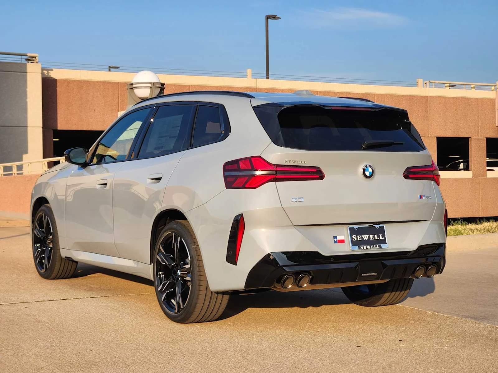New 2026 Brooklyn Grey Metallic BMW M50 xDrive image 3