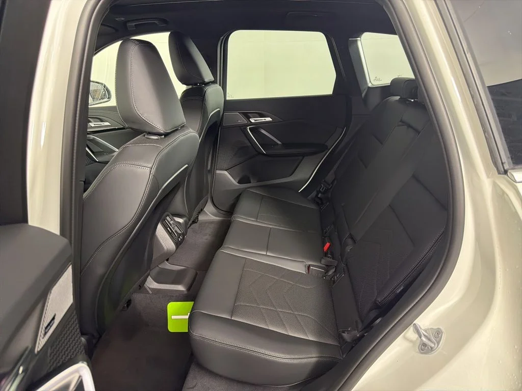 Used 2026 Alpine White BMW xDrive28i image 17