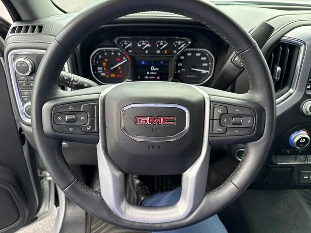 Used 2022 Quicksilver Metallic GMC Elevation image 18