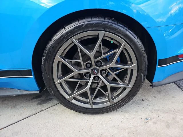 Used 2022 Blue Ford Mach 1 image 31
